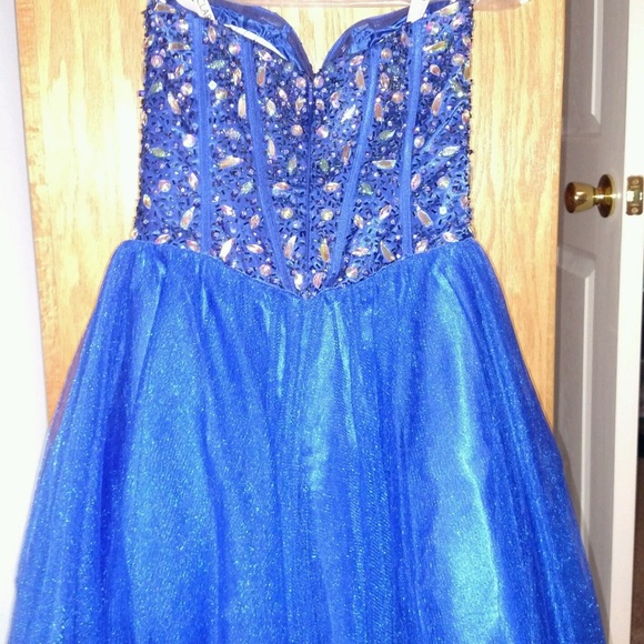 Homecoming dress - Picture 3 of 4
